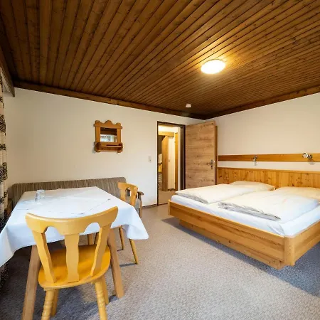 Lägenhetshotell Brandtnerhof Betriebe 4*